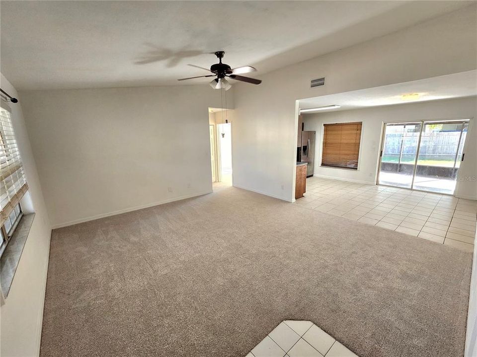 Active With Contract: $275,000 (3 beds, 2 baths, 1186 Square Feet)