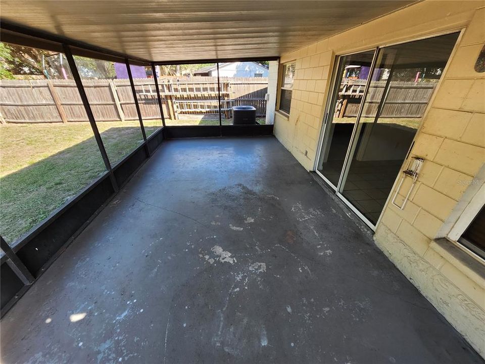 Active With Contract: $275,000 (3 beds, 2 baths, 1186 Square Feet)