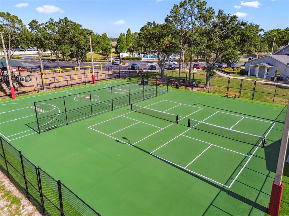 Active With Contract: $275,000 (3 beds, 2 baths, 1186 Square Feet)