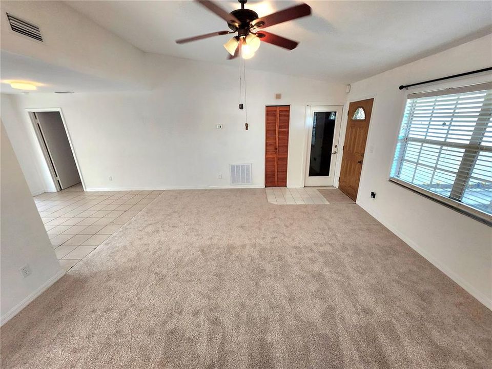 Active With Contract: $275,000 (3 beds, 2 baths, 1186 Square Feet)