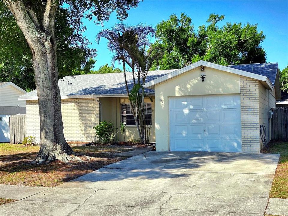 Active With Contract: $275,000 (3 beds, 2 baths, 1186 Square Feet)
