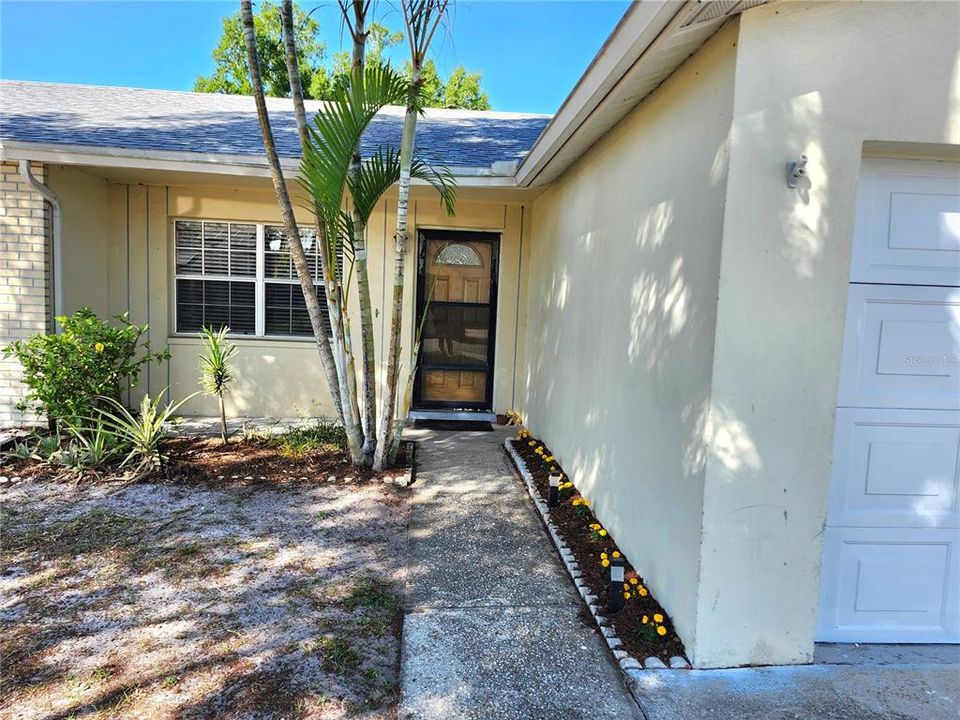 Active With Contract: $275,000 (3 beds, 2 baths, 1186 Square Feet)