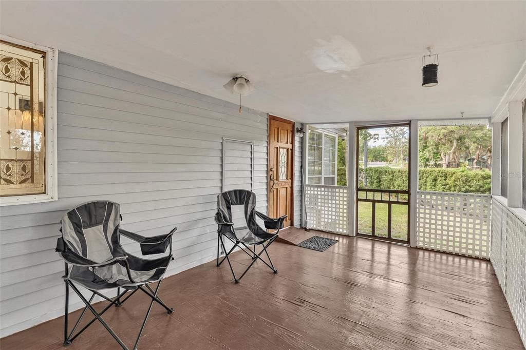 Active With Contract: $199,900 (2 beds, 2 baths, 1508 Square Feet)