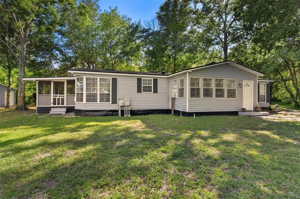Active With Contract: $199,900 (2 beds, 2 baths, 1508 Square Feet)