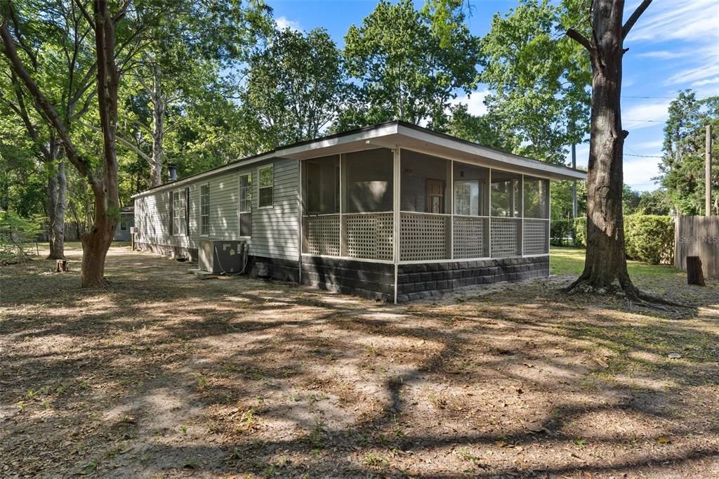 Active With Contract: $199,900 (2 beds, 2 baths, 1508 Square Feet)