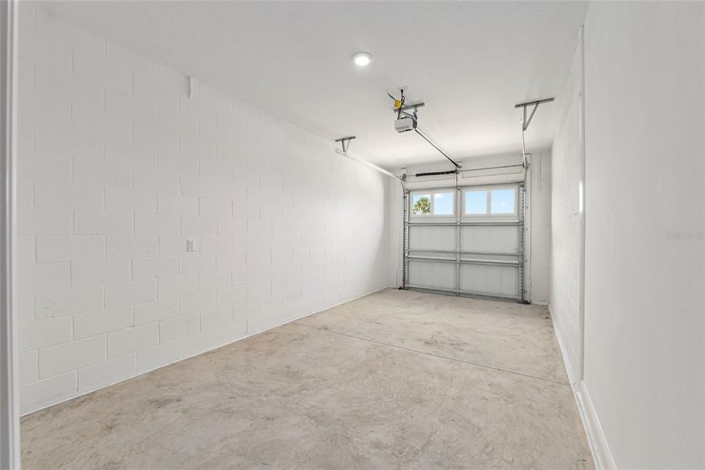 Active With Contract: $593,400 (3 beds, 3 baths, 2907 Square Feet)
