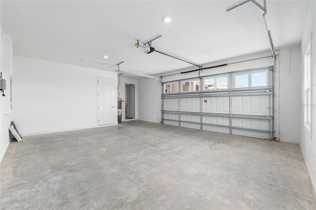 Active With Contract: $593,400 (3 beds, 3 baths, 2907 Square Feet)