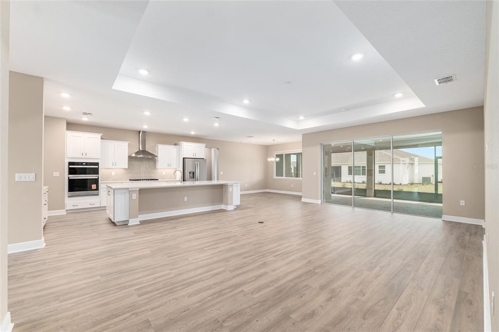 Active With Contract: $593,400 (3 beds, 3 baths, 2907 Square Feet)