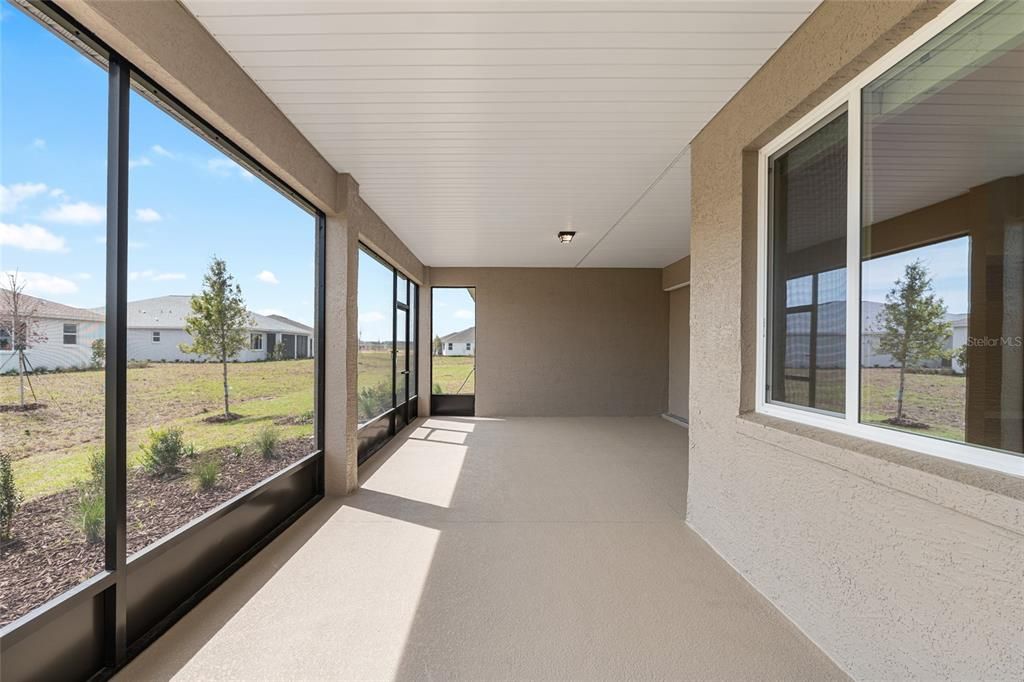 Active With Contract: $593,400 (3 beds, 3 baths, 2907 Square Feet)