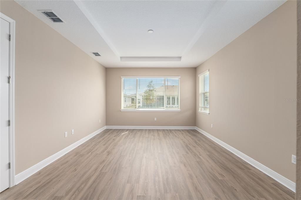 Active With Contract: $593,400 (3 beds, 3 baths, 2907 Square Feet)