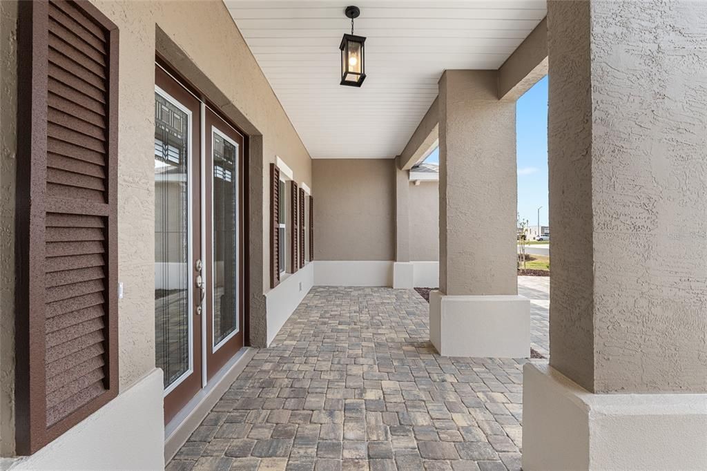 Active With Contract: $593,400 (3 beds, 3 baths, 2907 Square Feet)