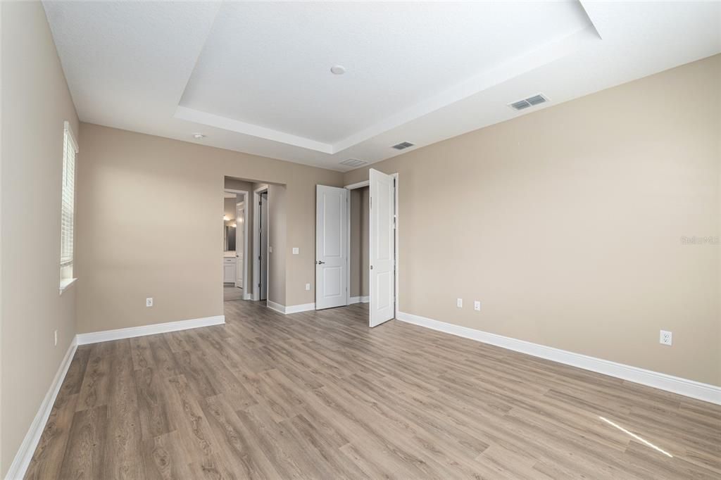 Active With Contract: $593,400 (3 beds, 3 baths, 2907 Square Feet)