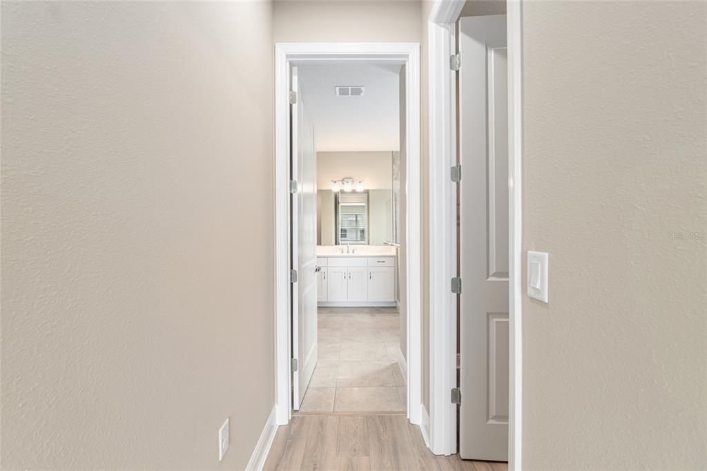 Active With Contract: $593,400 (3 beds, 3 baths, 2907 Square Feet)