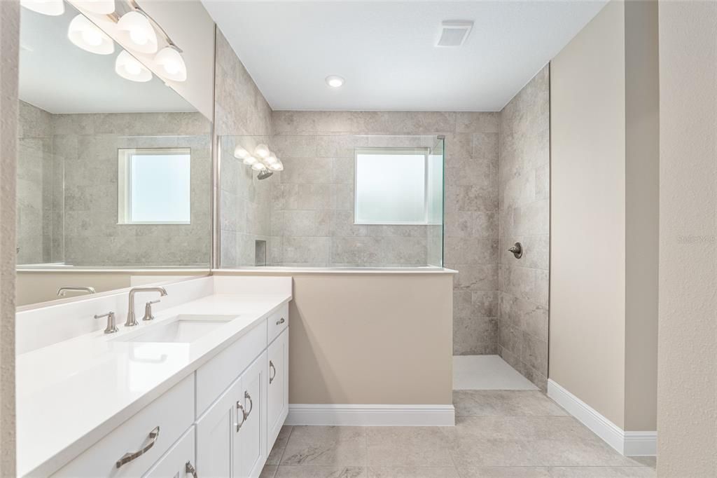Active With Contract: $593,400 (3 beds, 3 baths, 2907 Square Feet)