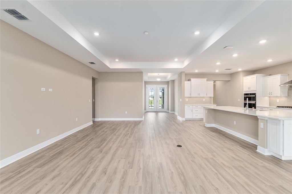 Active With Contract: $593,400 (3 beds, 3 baths, 2907 Square Feet)