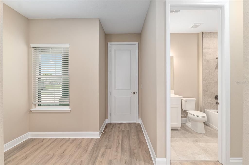 Active With Contract: $593,400 (3 beds, 3 baths, 2907 Square Feet)
