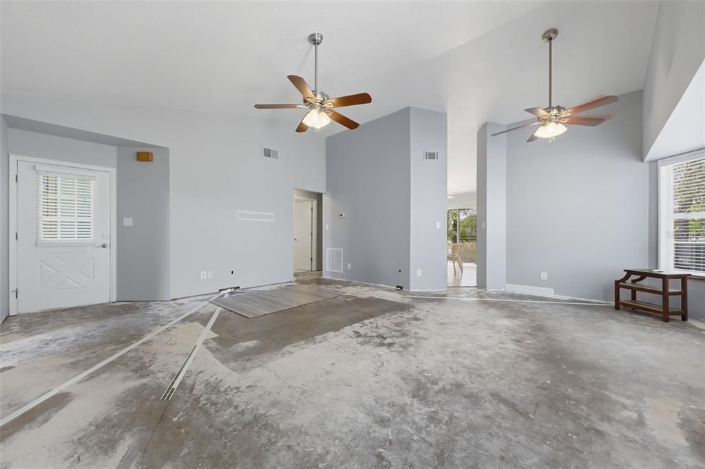 Active With Contract: $280,000 (3 beds, 2 baths, 1220 Square Feet)