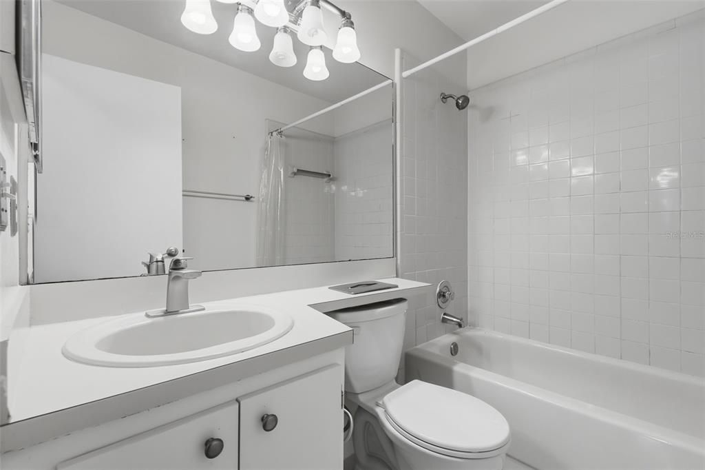 Active With Contract: $280,000 (3 beds, 2 baths, 1220 Square Feet)