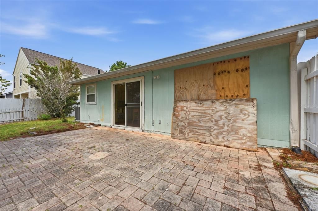 Active With Contract: $280,000 (3 beds, 2 baths, 1220 Square Feet)