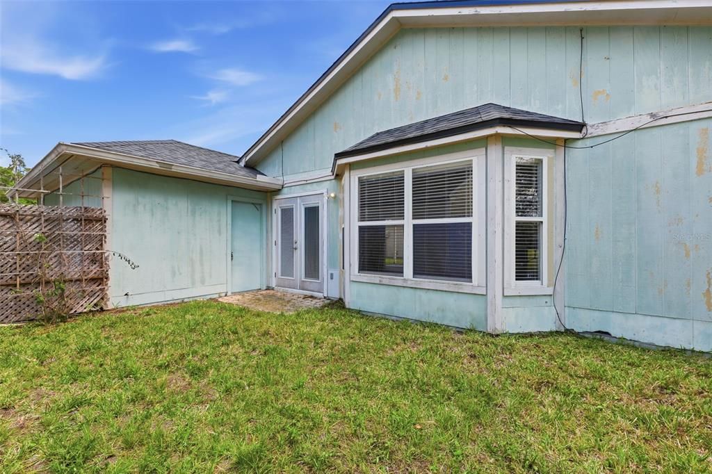 Active With Contract: $280,000 (3 beds, 2 baths, 1220 Square Feet)