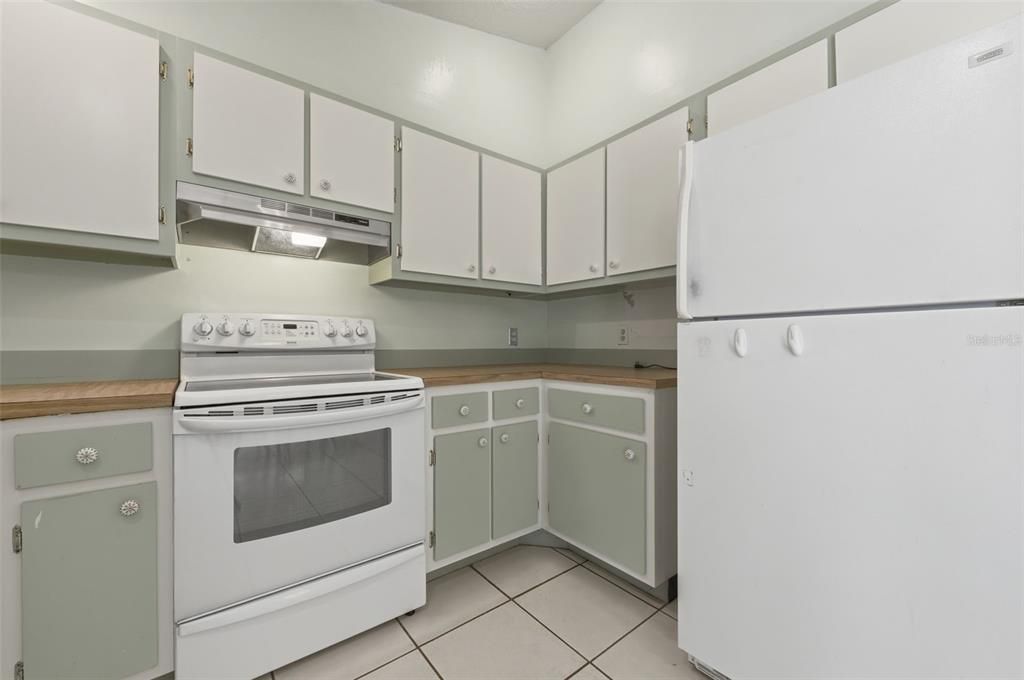 Active With Contract: $280,000 (3 beds, 2 baths, 1220 Square Feet)