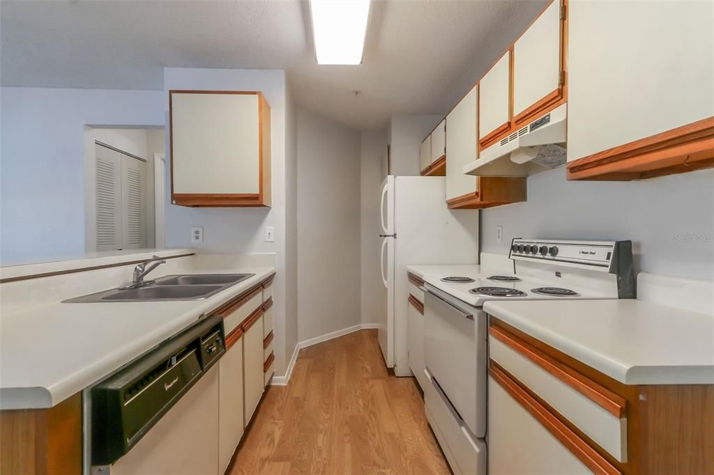 На продажу: $137,000 (1 спален, 1 ванн, 771 Квадратных фут)