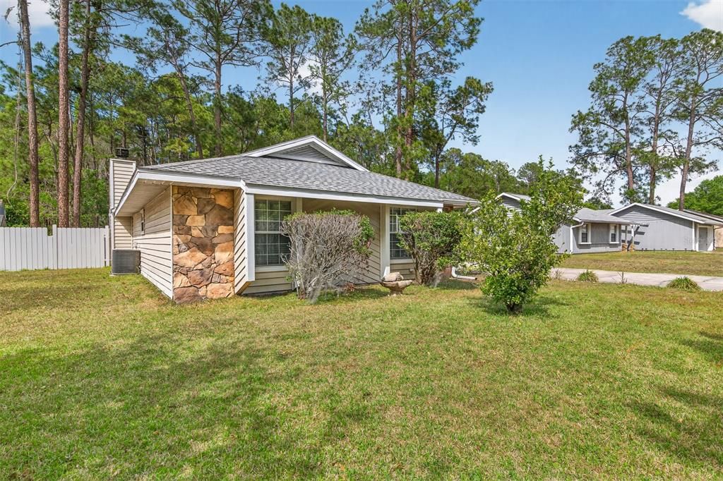 Active With Contract: $2,300 (3 beds, 2 baths, 1322 Square Feet)