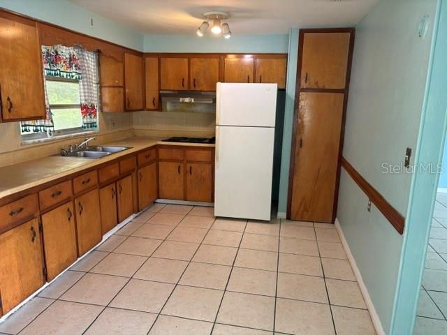 For Rent: $1,650 (2 beds, 1 baths, 1014 Square Feet)