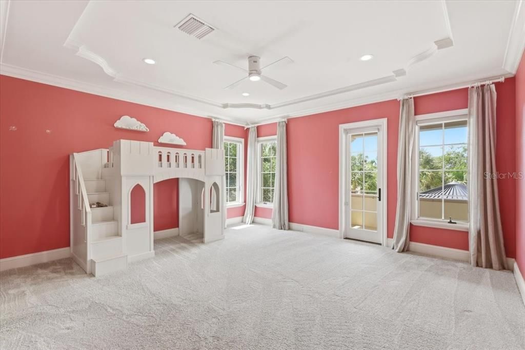 For Sale: $4,590,000 (3 beds, 4 baths, 6236 Square Feet)