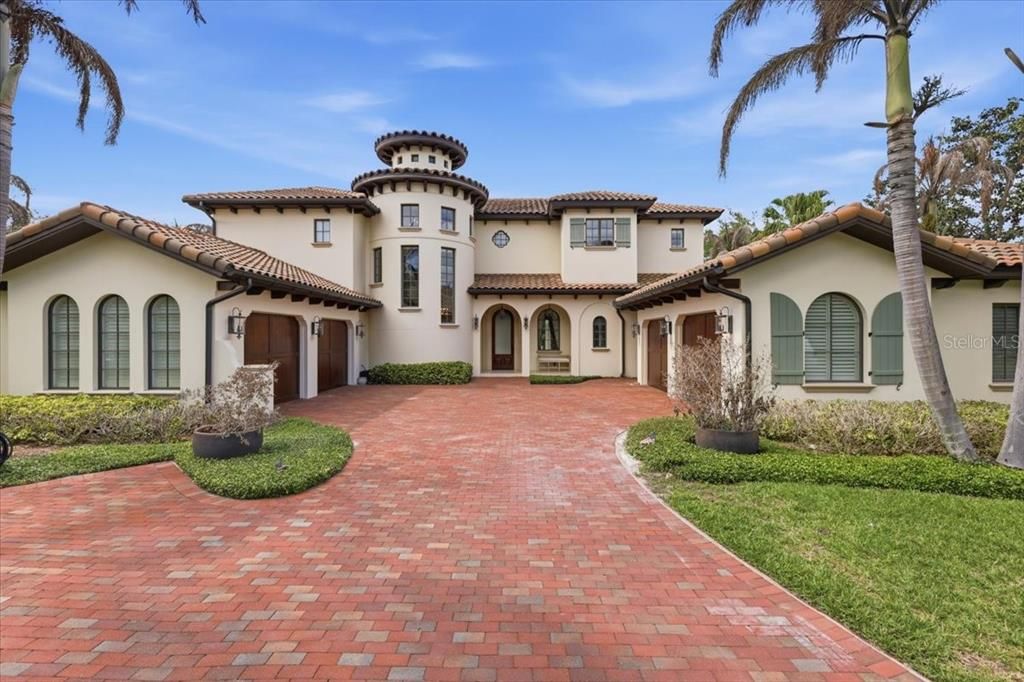 For Sale: $4,590,000 (3 beds, 4 baths, 6236 Square Feet)