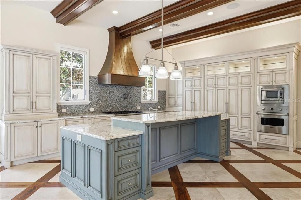 For Sale: $4,590,000 (3 beds, 4 baths, 6236 Square Feet)