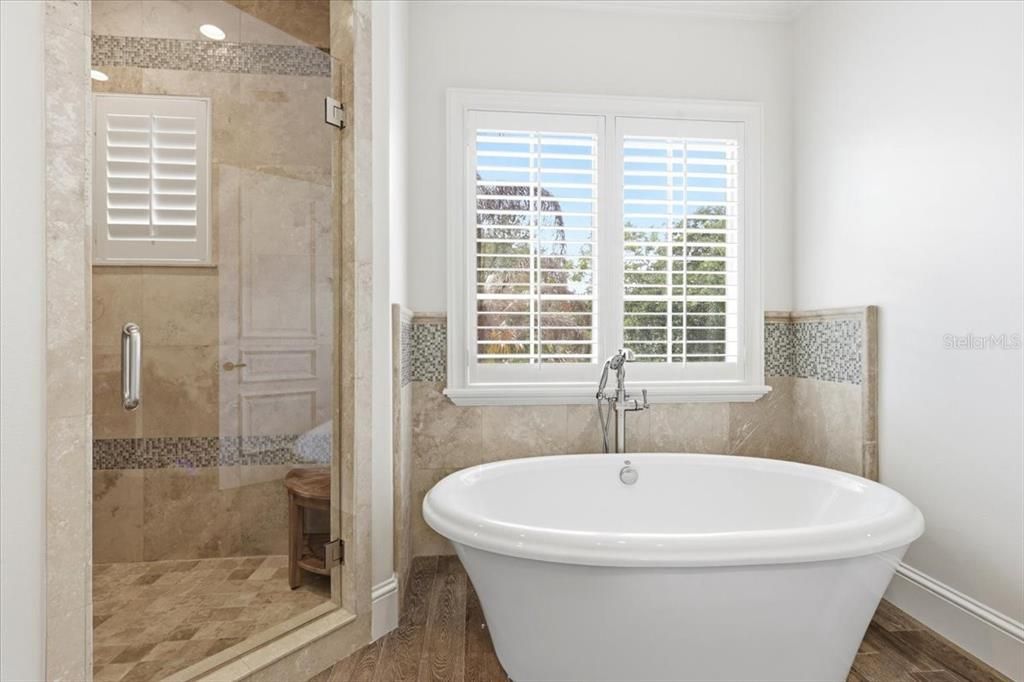For Sale: $4,590,000 (3 beds, 4 baths, 6236 Square Feet)