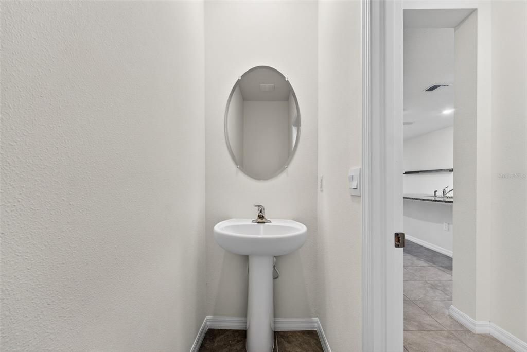 Activo con contrato: $275,000 (3 camas, 2 baños, 1673 Pies cuadrados)