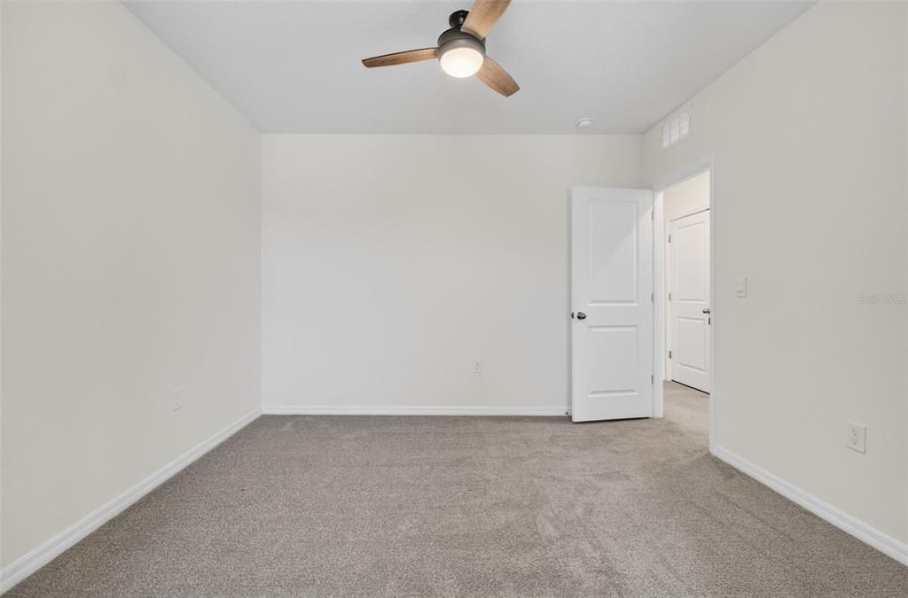 Activo con contrato: $275,000 (3 camas, 2 baños, 1673 Pies cuadrados)