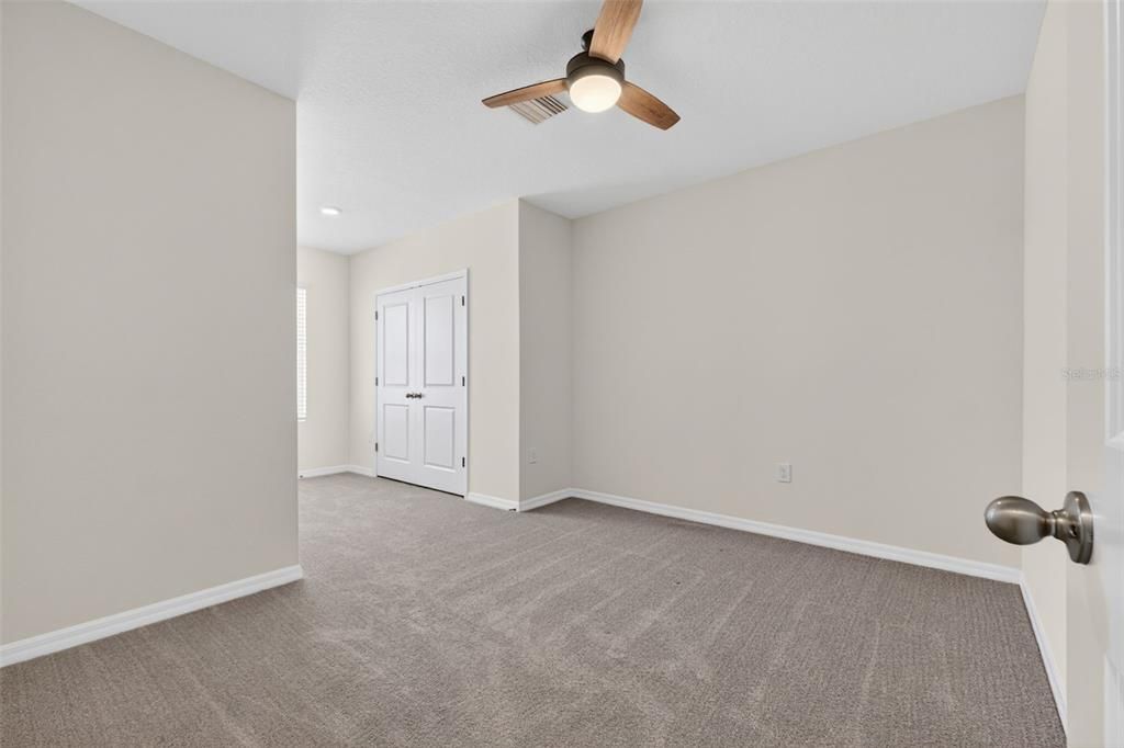 Activo con contrato: $275,000 (3 camas, 2 baños, 1673 Pies cuadrados)