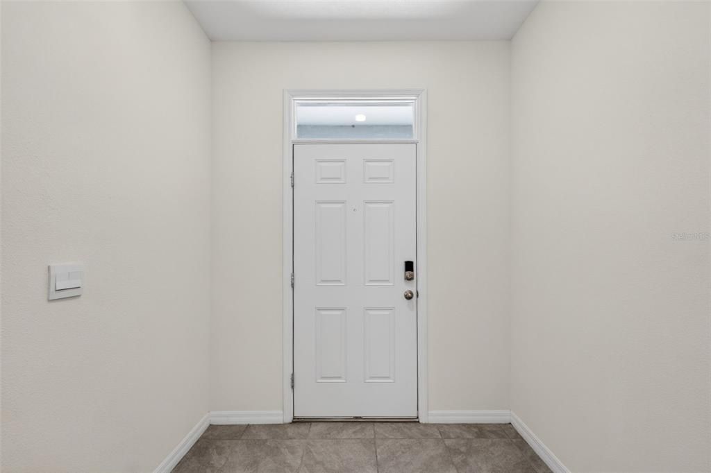 Activo con contrato: $275,000 (3 camas, 2 baños, 1673 Pies cuadrados)