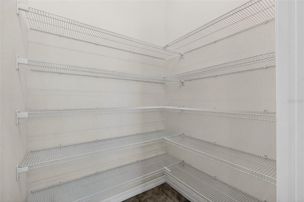 Activo con contrato: $275,000 (3 camas, 2 baños, 1673 Pies cuadrados)