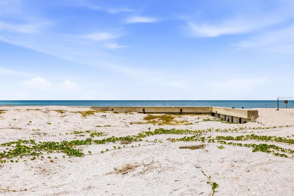 For Sale: $1,450,000 (0.25 acres)