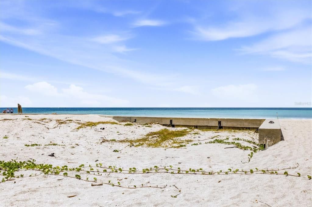 For Sale: $1,450,000 (0.25 acres)