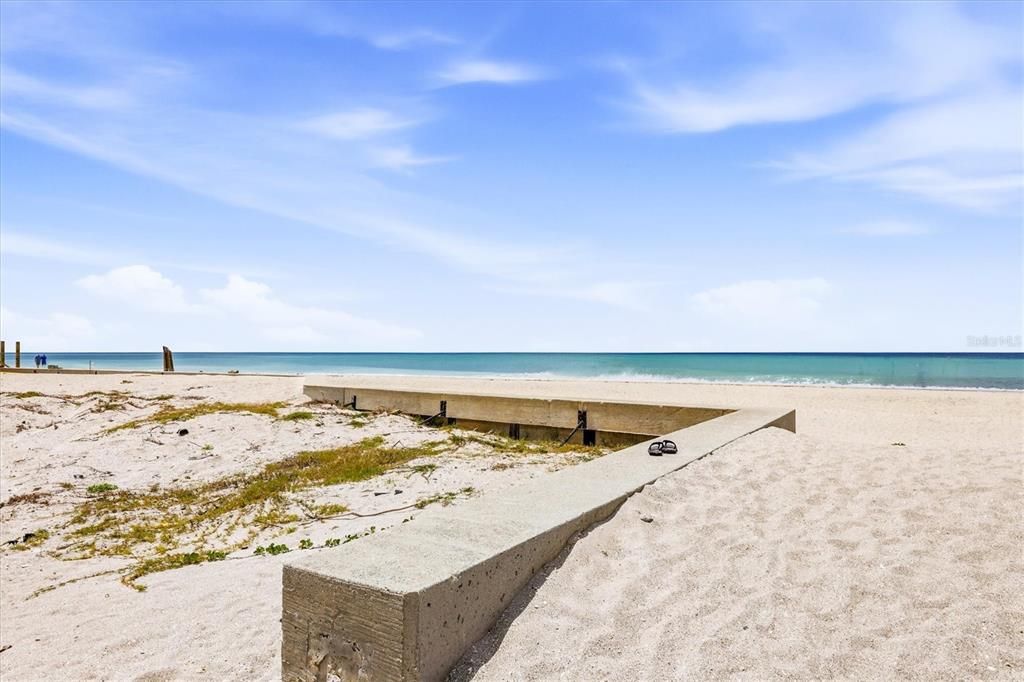 For Sale: $1,450,000 (0.25 acres)