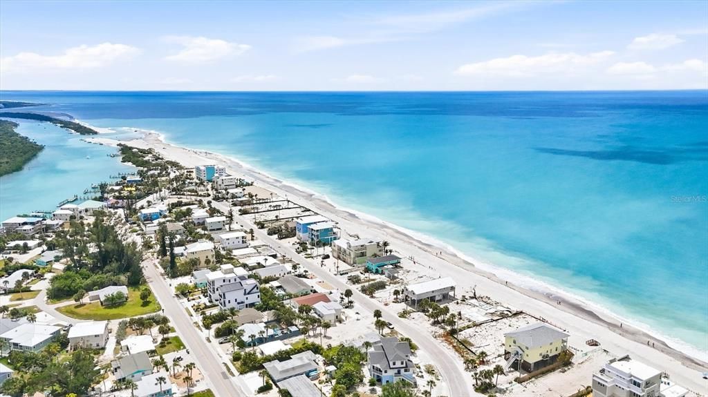 For Sale: $1,450,000 (0.25 acres)