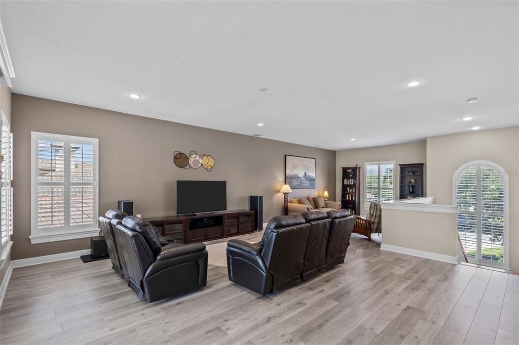 For Sale: $2,070,000 (5 beds, 4 baths, 4769 Square Feet)