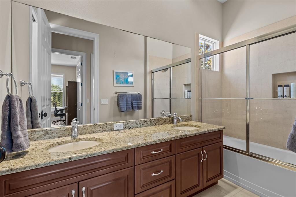 For Sale: $2,070,000 (5 beds, 4 baths, 4769 Square Feet)