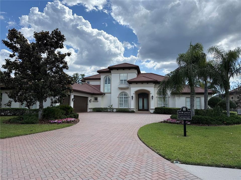 For Sale: $2,070,000 (5 beds, 4 baths, 4769 Square Feet)