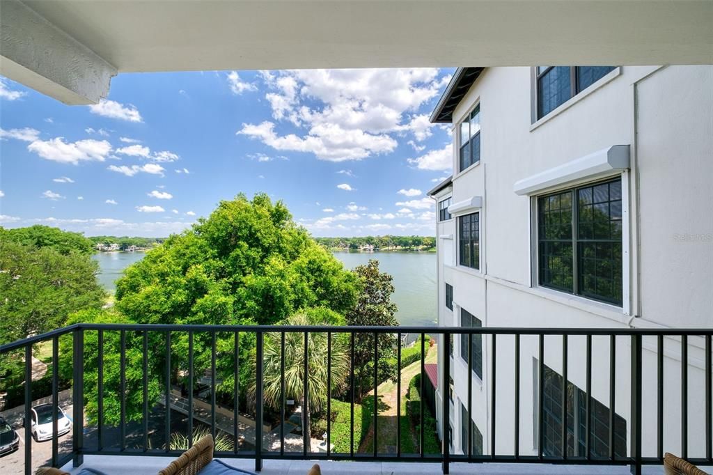 For Sale: $1,899,900 (3 beds, 2 baths, 1807 Square Feet)