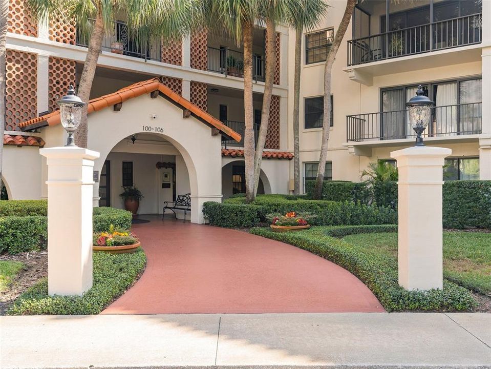 For Sale: $1,899,900 (3 beds, 2 baths, 1807 Square Feet)