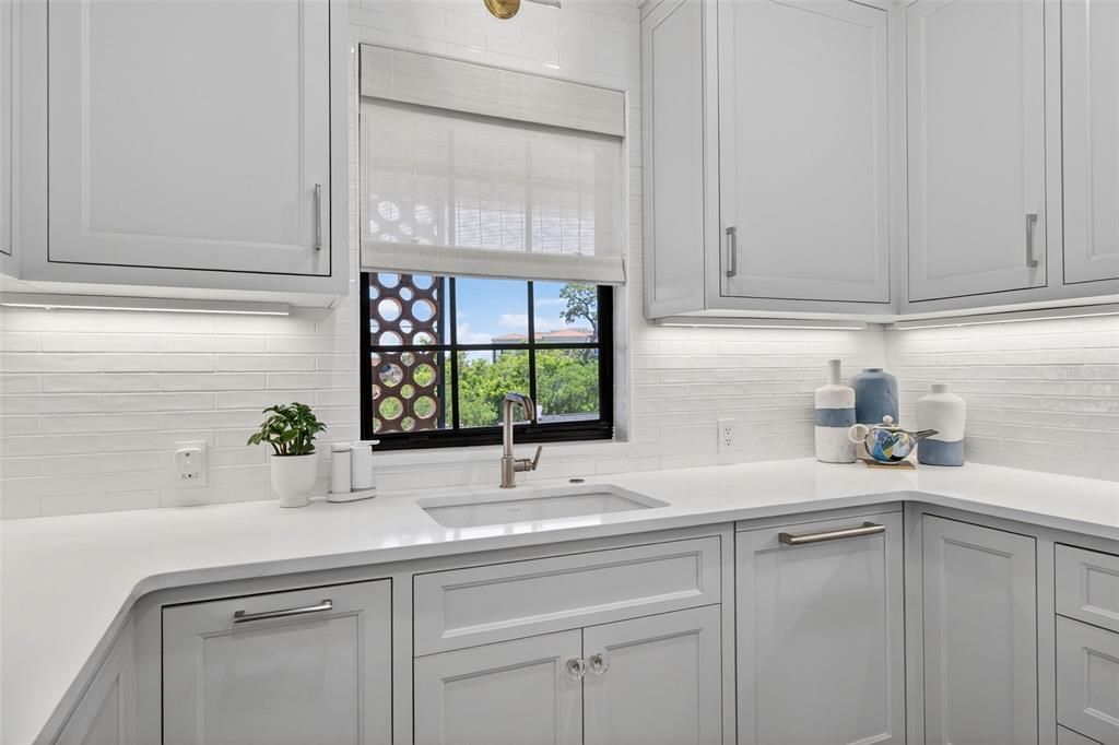 For Sale: $1,899,900 (3 beds, 2 baths, 1807 Square Feet)