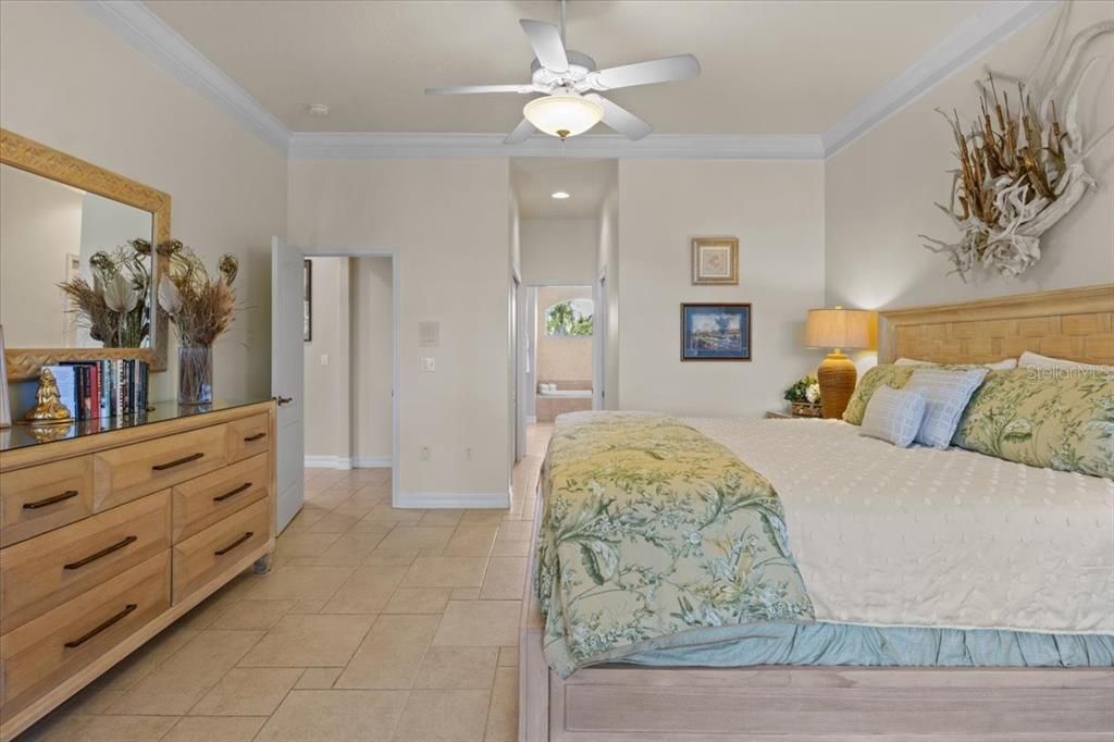 Activo con contrato: $719,000 (3 camas, 3 baños, 2682 Pies cuadrados)