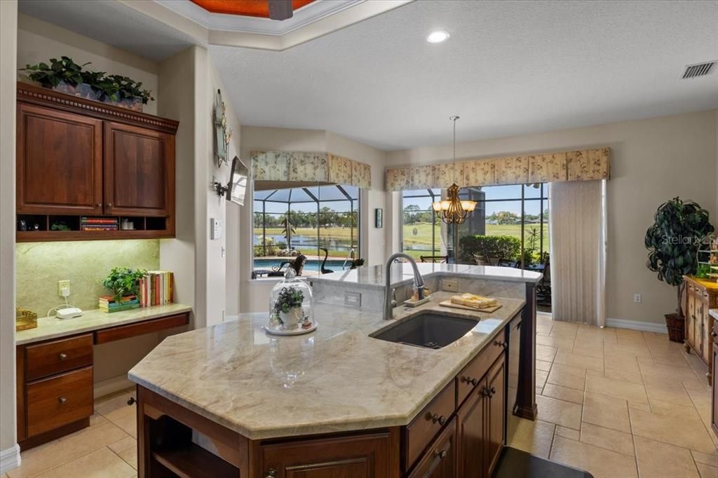 Activo con contrato: $719,000 (3 camas, 3 baños, 2682 Pies cuadrados)
