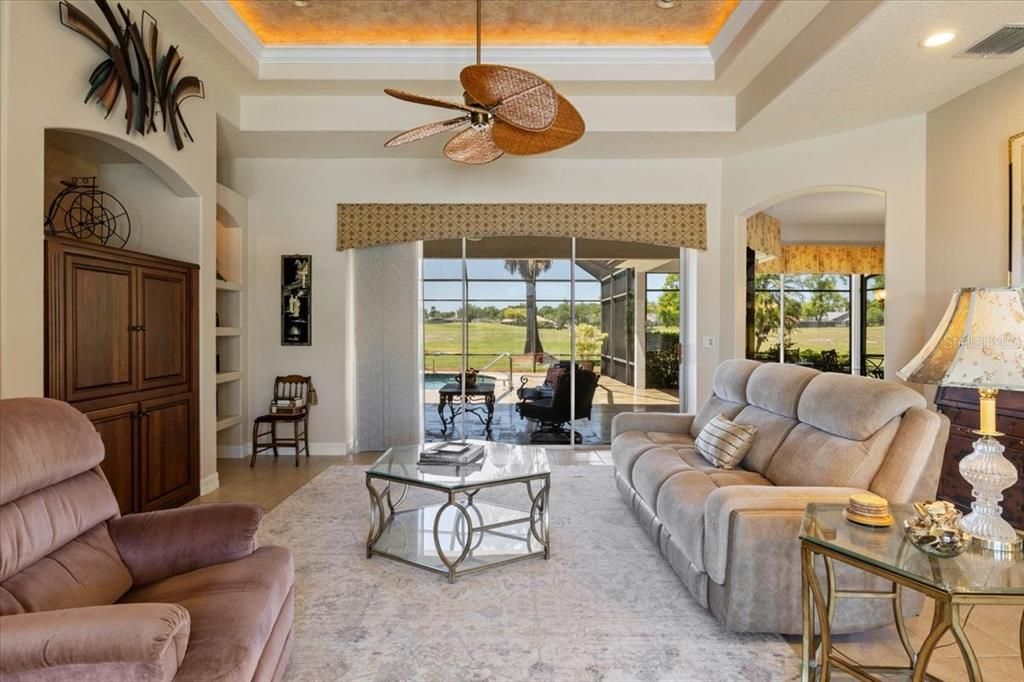 Activo con contrato: $719,000 (3 camas, 3 baños, 2682 Pies cuadrados)